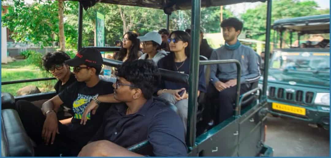 Students on a Tentasy jeep safari