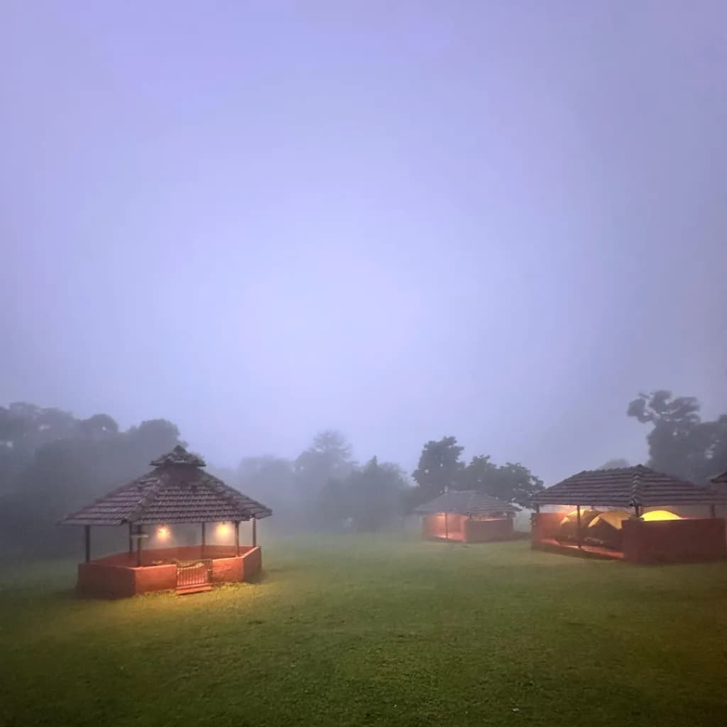 Off-beat lodge in the mist